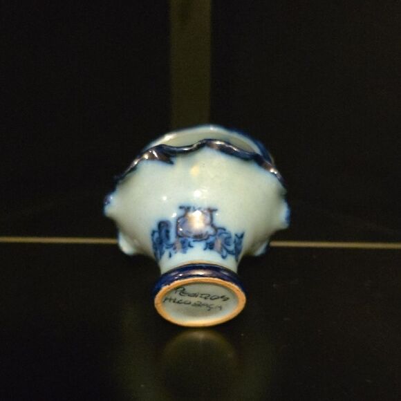 Vintage Ceramic Basket, Made in Portugal. Excellent Cond! - Picture 3 of 5